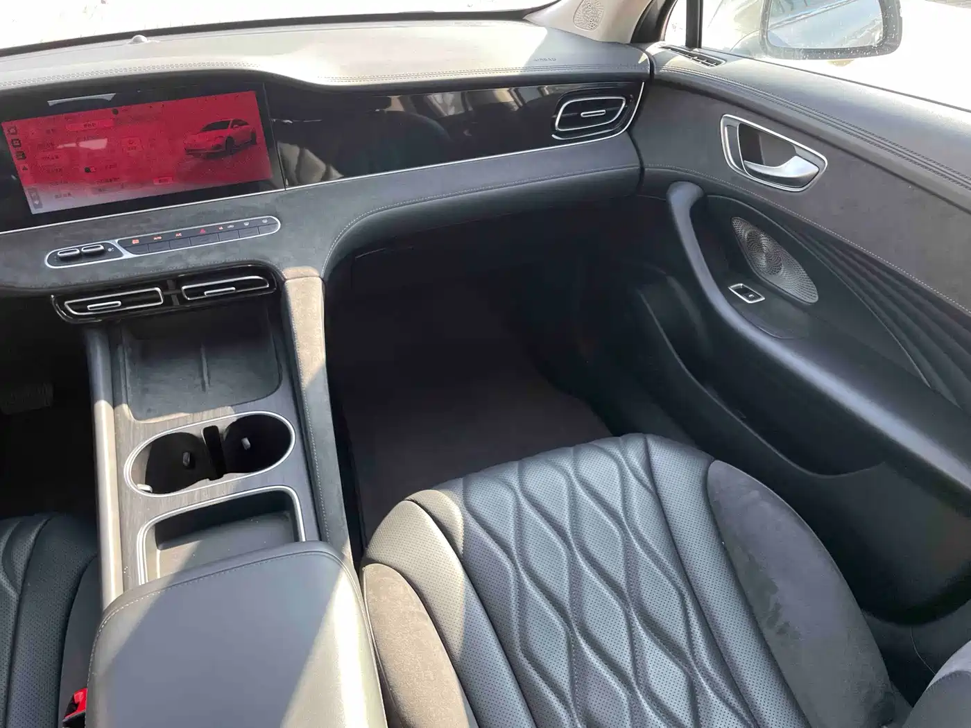 Roewe D7 2023 2023 DMH 125km Flagship Edition