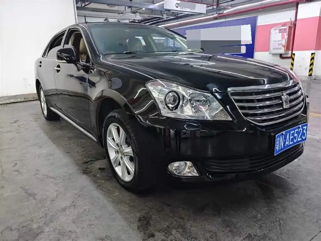 Toyota Crown 2010 3.0L Royal Saloon фото 3