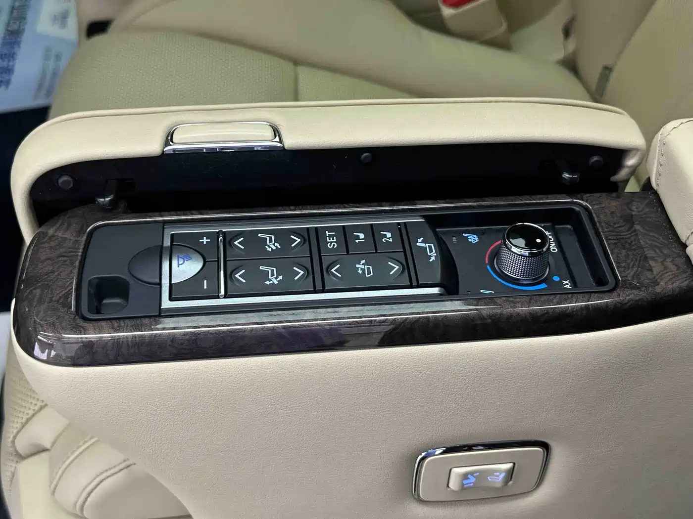 Toyota Vellfire 2021 Crown Hybrid 2.5L HV Premium Edition фото 11