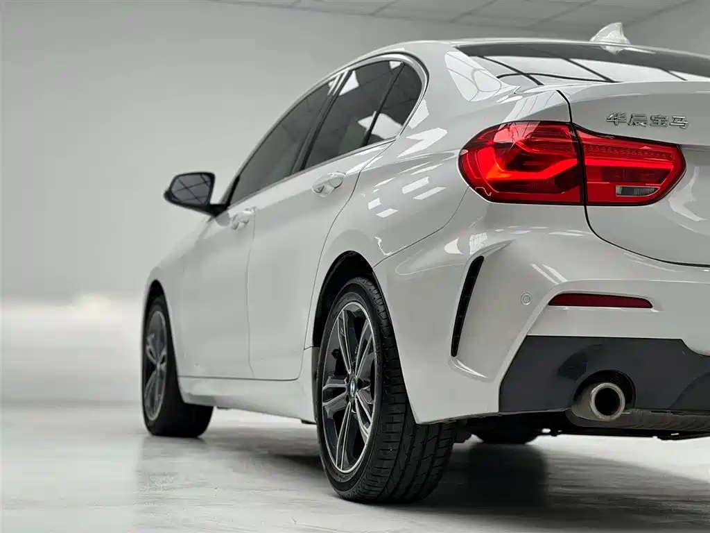 BMW 1 Series 2021 Facelift 120i M Sport фото 10