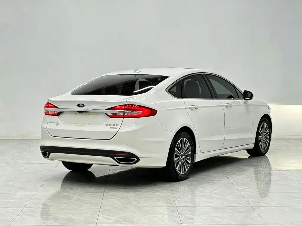 Фото 7 - Ford Mondeo