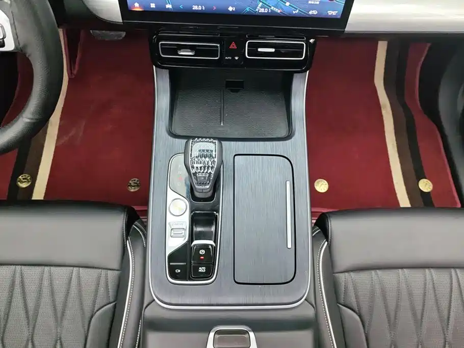 GAC Trumpchi Trumpchi GS8 2025 2025 Pilot Series 2.0TGDI 2WD Luxury Edition 5-seater