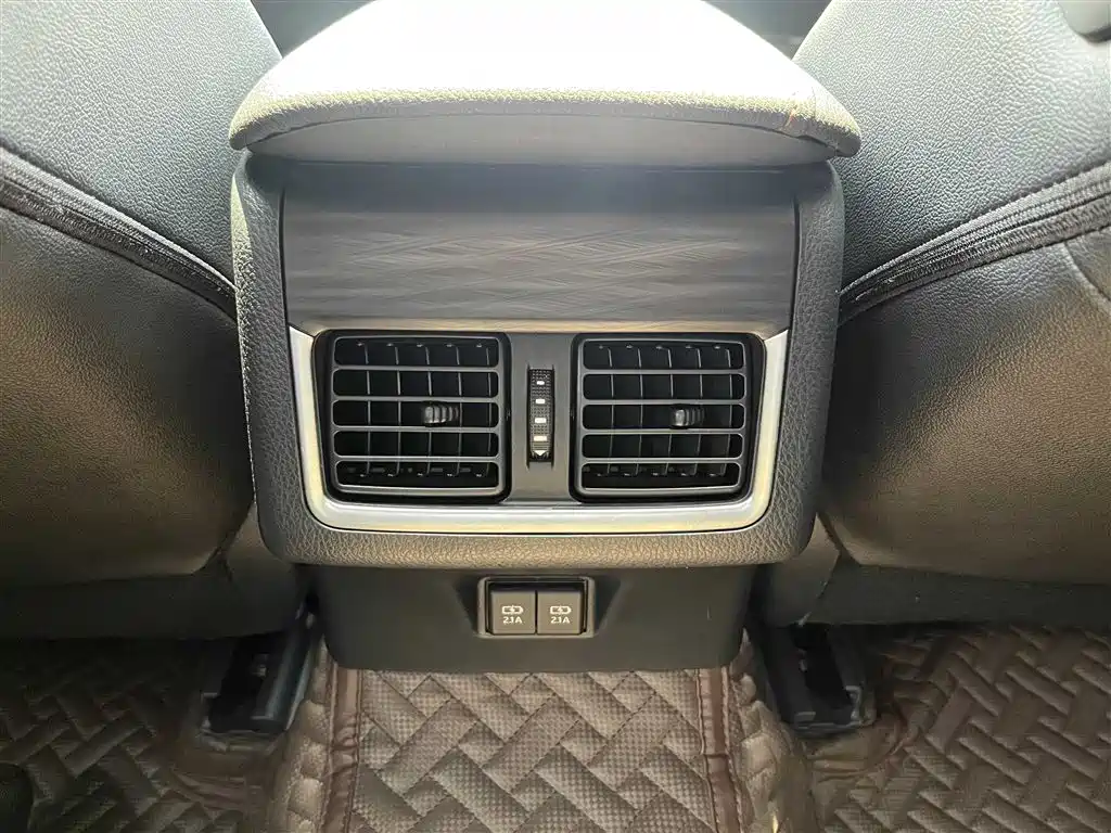 Toyota Camry 2021 2.0G Luxury Edition фото 23