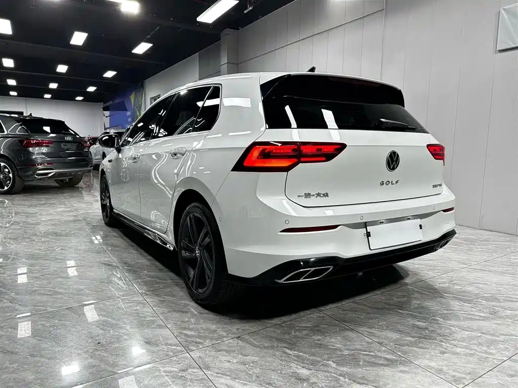Volkswagen Golf 2023 Facelift 280TSI DSG R-Line Lite фото 4