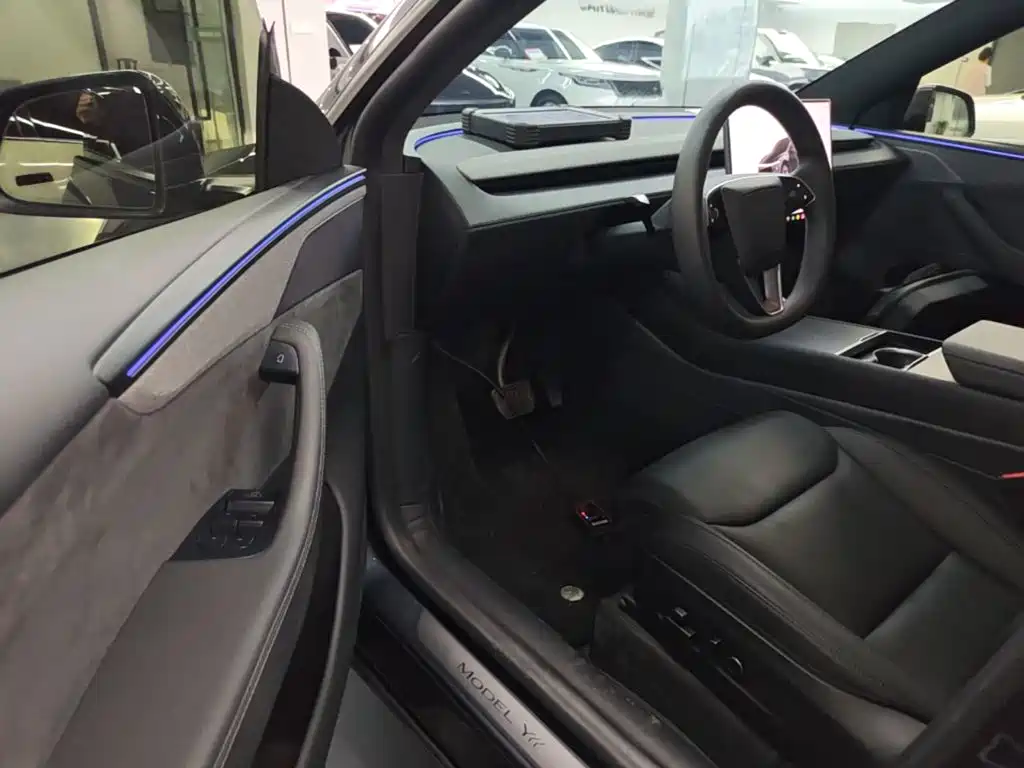 Tesla Model Y L 2025 2025 Facelift Long Range AWD