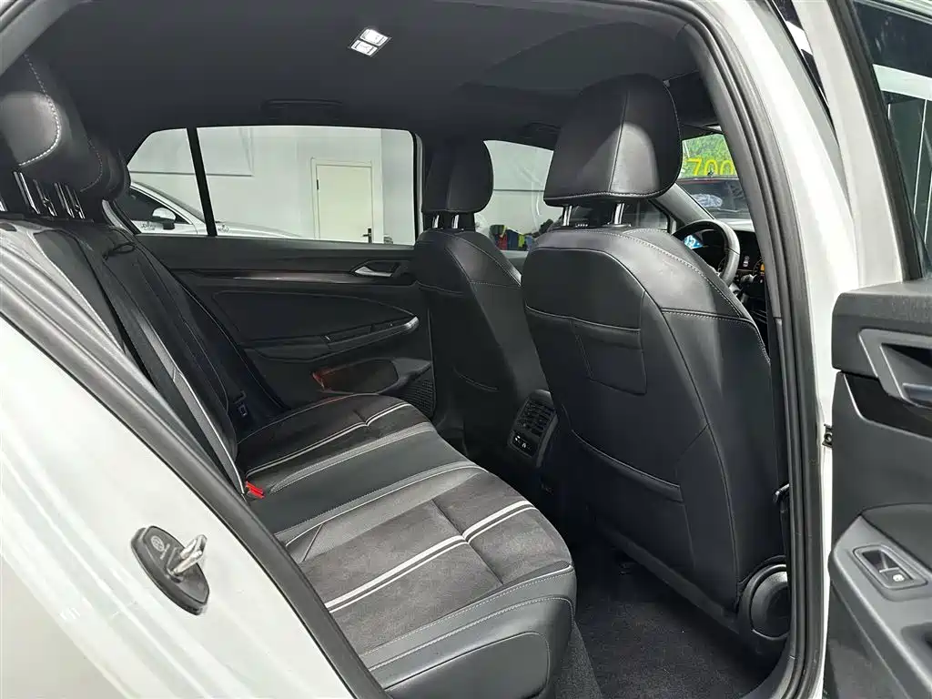 Volkswagen Golf 2023 Facelift 280TSI DSG R-Line Lite фото 17