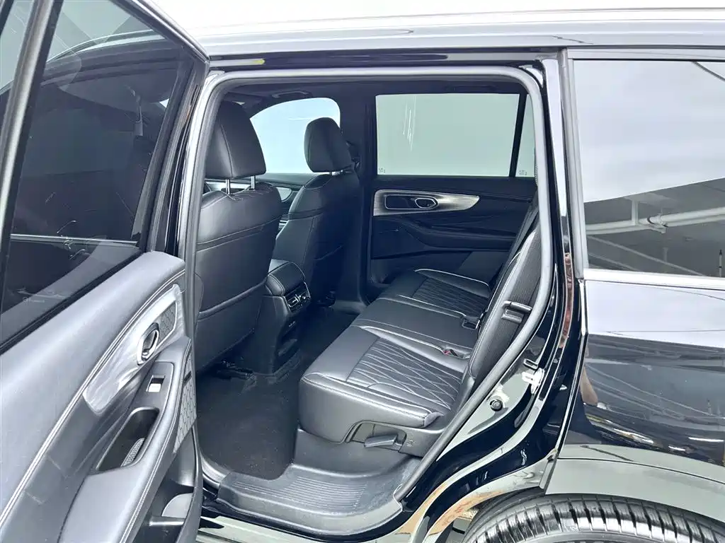 GAC Trumpchi Trumpchi GS8 2025 Pilot Series 2.0TGDI 2WD Luxury Edition 5-seater фото 9