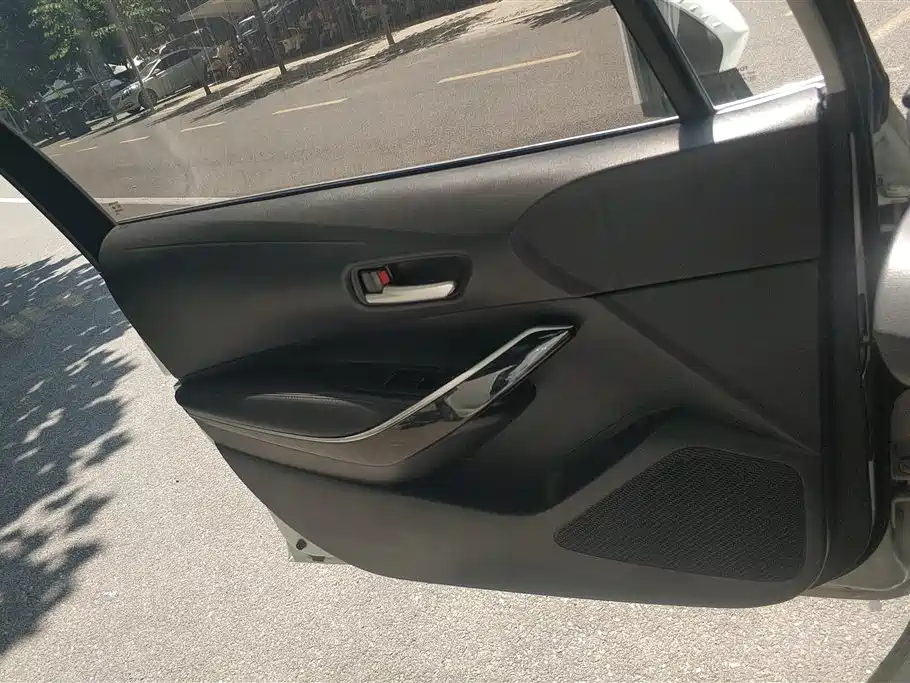 Toyota Levin 2019 Hybrid 1.8H E-CVT Luxury Edition China VI фото 7