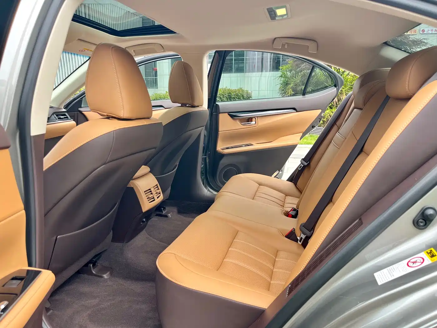 Lexus ES 2015 300h Comfort Edition фото 10