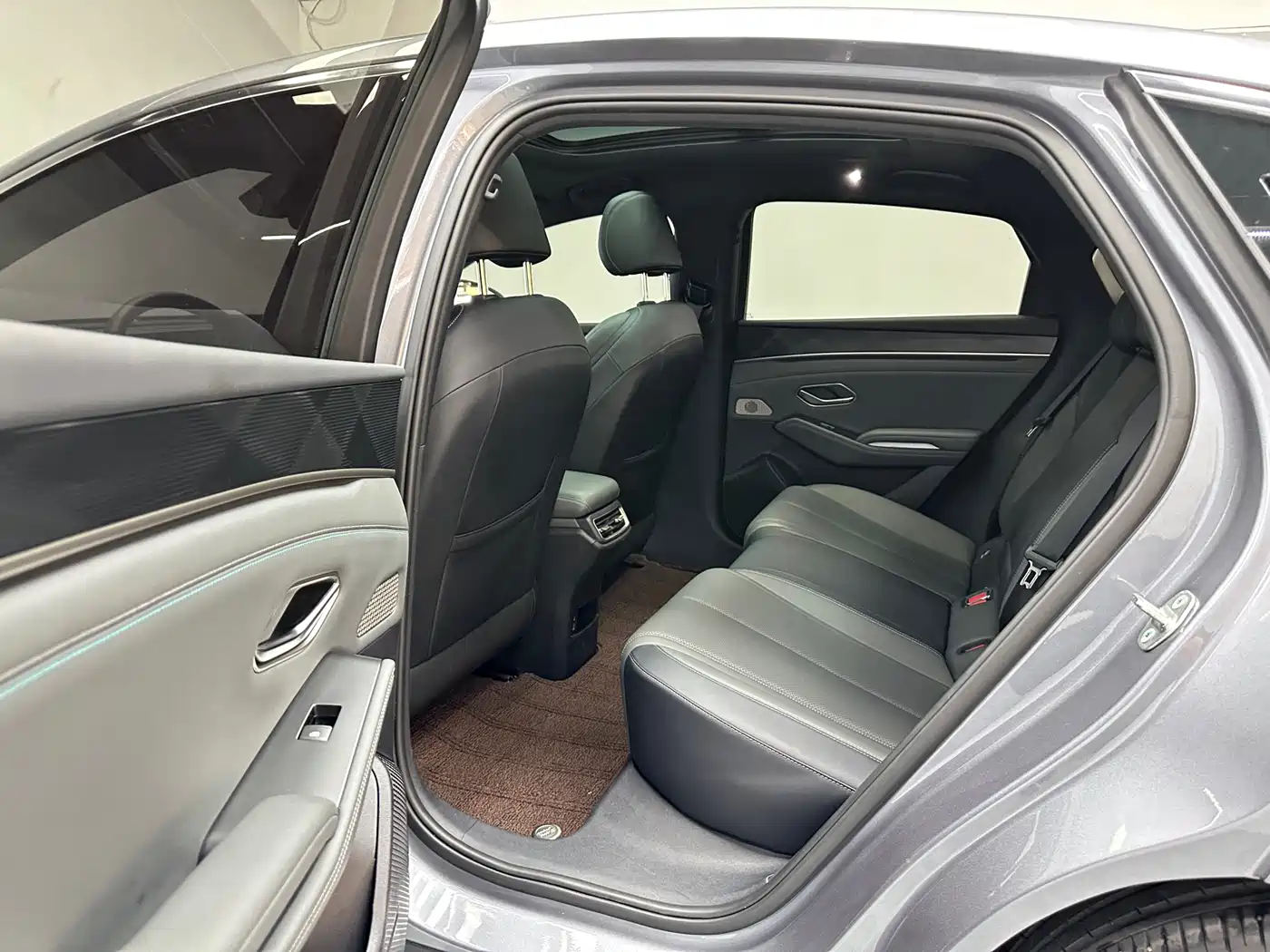 BYD Qin L 2024 DM-i 120KM Superior Edition фото 16