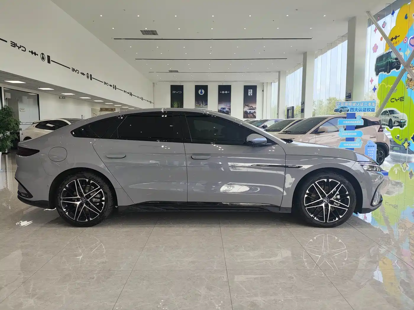 Фото 4 - BYD Han