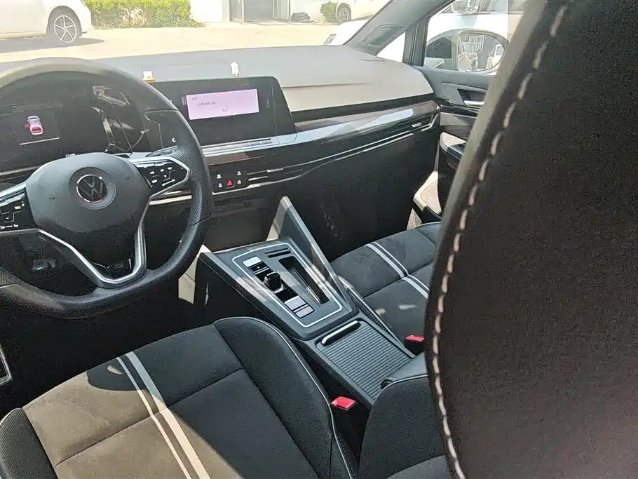 Volkswagen Golf 2023 Facelift 280TSI DSG R-Line фото 12