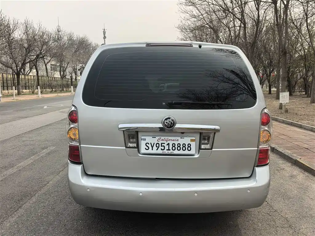Buick GL8 2011 2.4L CT Luxury Business Comfort Edition фото 5