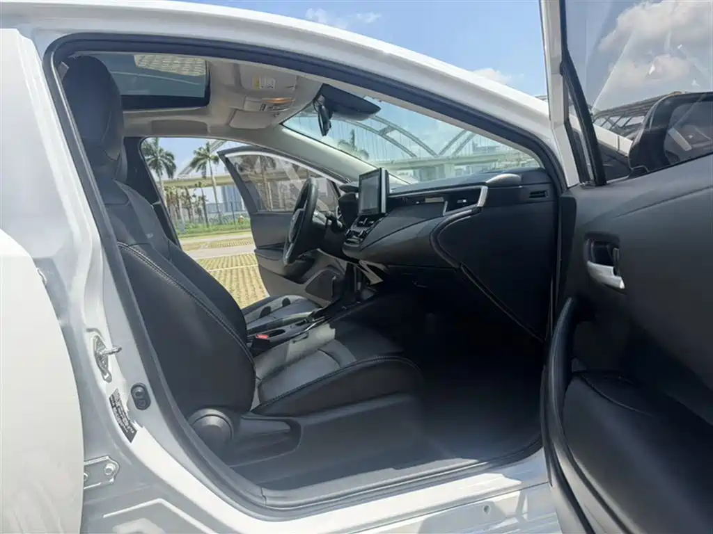 Toyota Corolla 2021 1.2T S-CVT Elite PLUS Edition фото 15