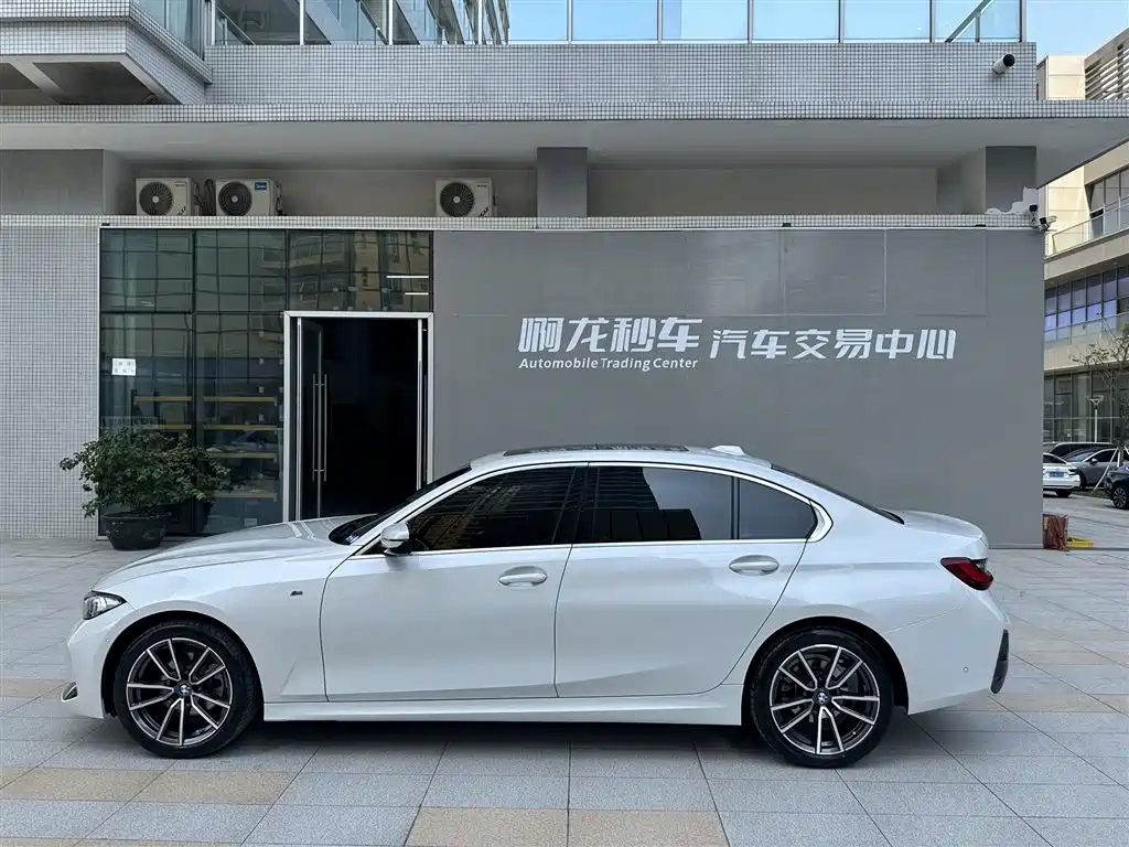 BMW 3 Series 2023 325Li M Sport Package фото 20