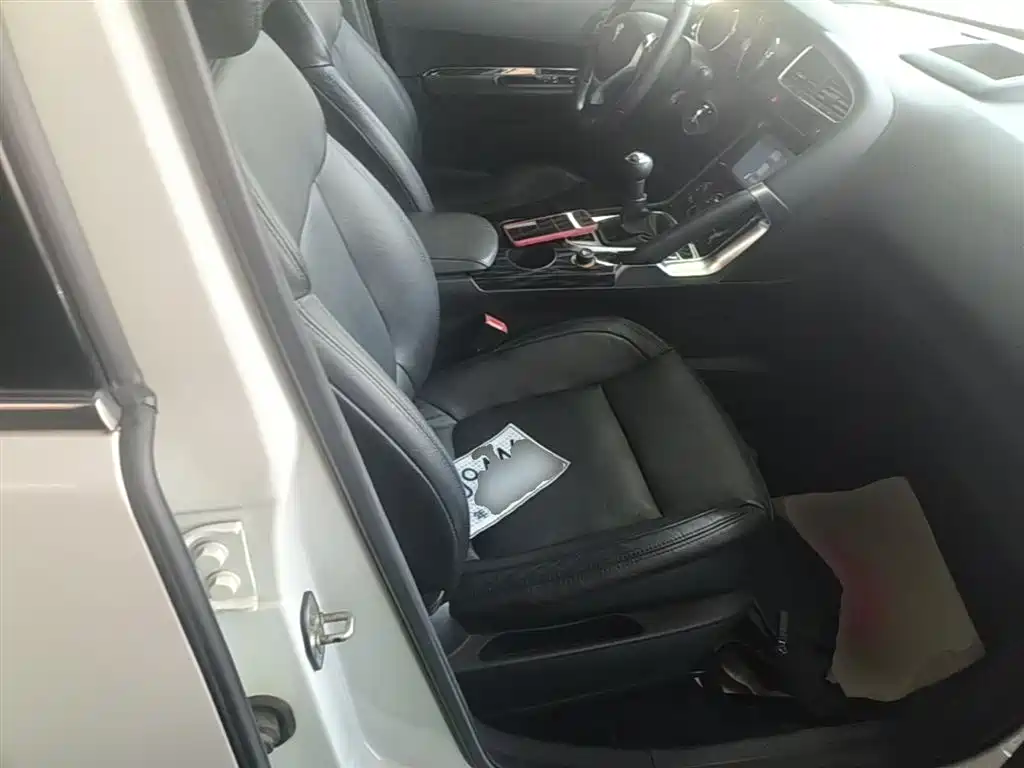 Peugeot 3008 2015 2.0L Manual Classic Edition фото 25