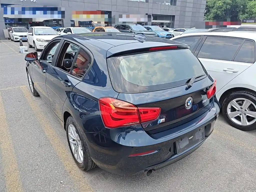 BMW 1 Series (Import) 2016 118i Leading фото 5