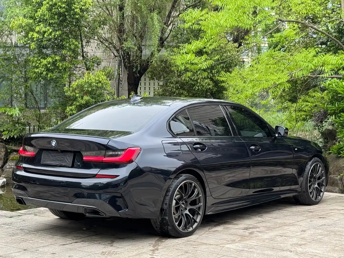 BMW 3 Series 2021 330Li xDrive M Sport Night Edition фото 5
