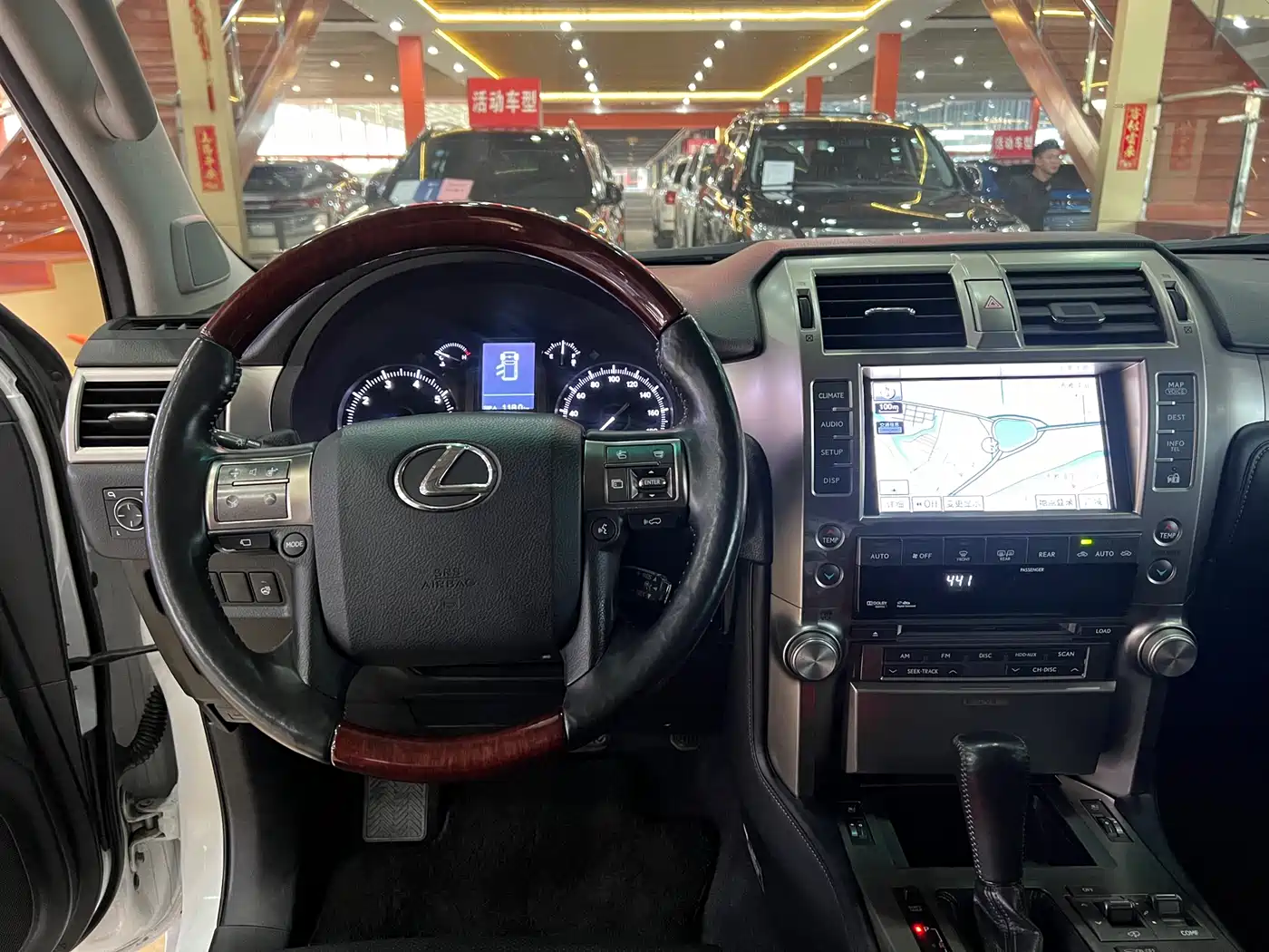 Lexus GX 2012 400 фото 9
