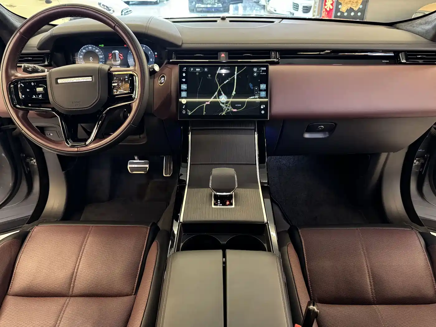 Фото 10 - Land Rover Range Rover Velar