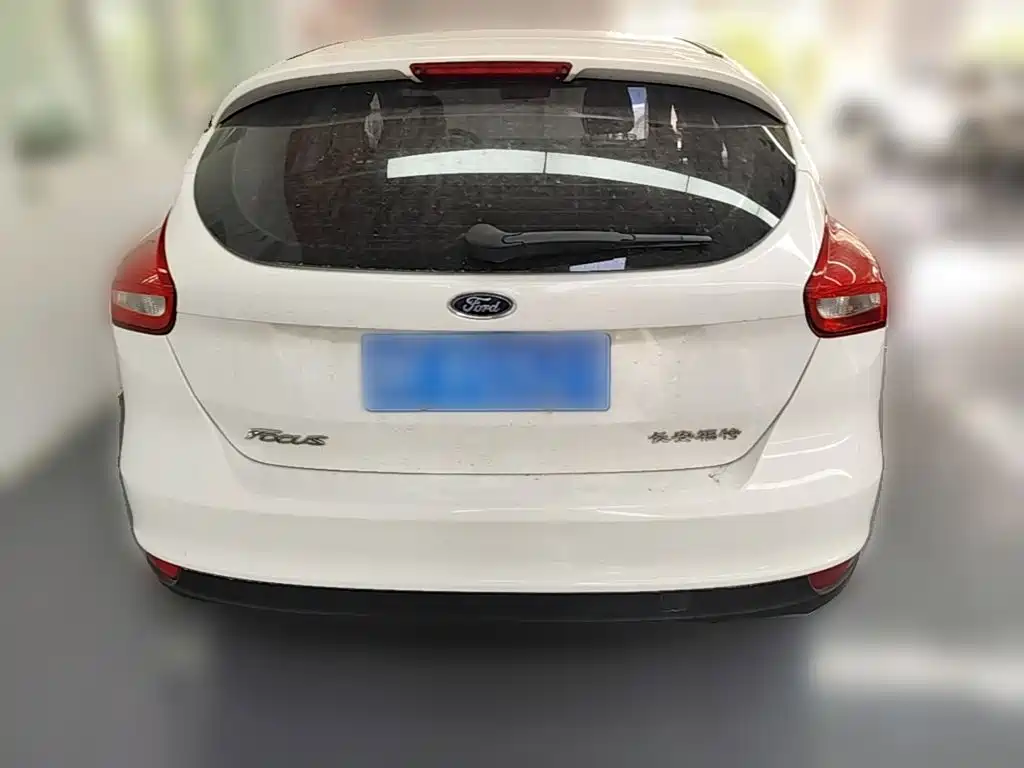 Фото 8 - Ford Focus