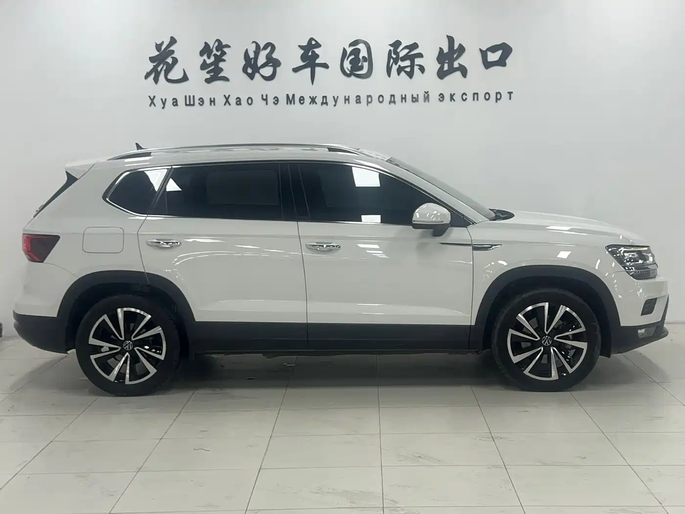 Volkswagen Tharu 2022 280TSI FWD Luxury Edition фото 4
