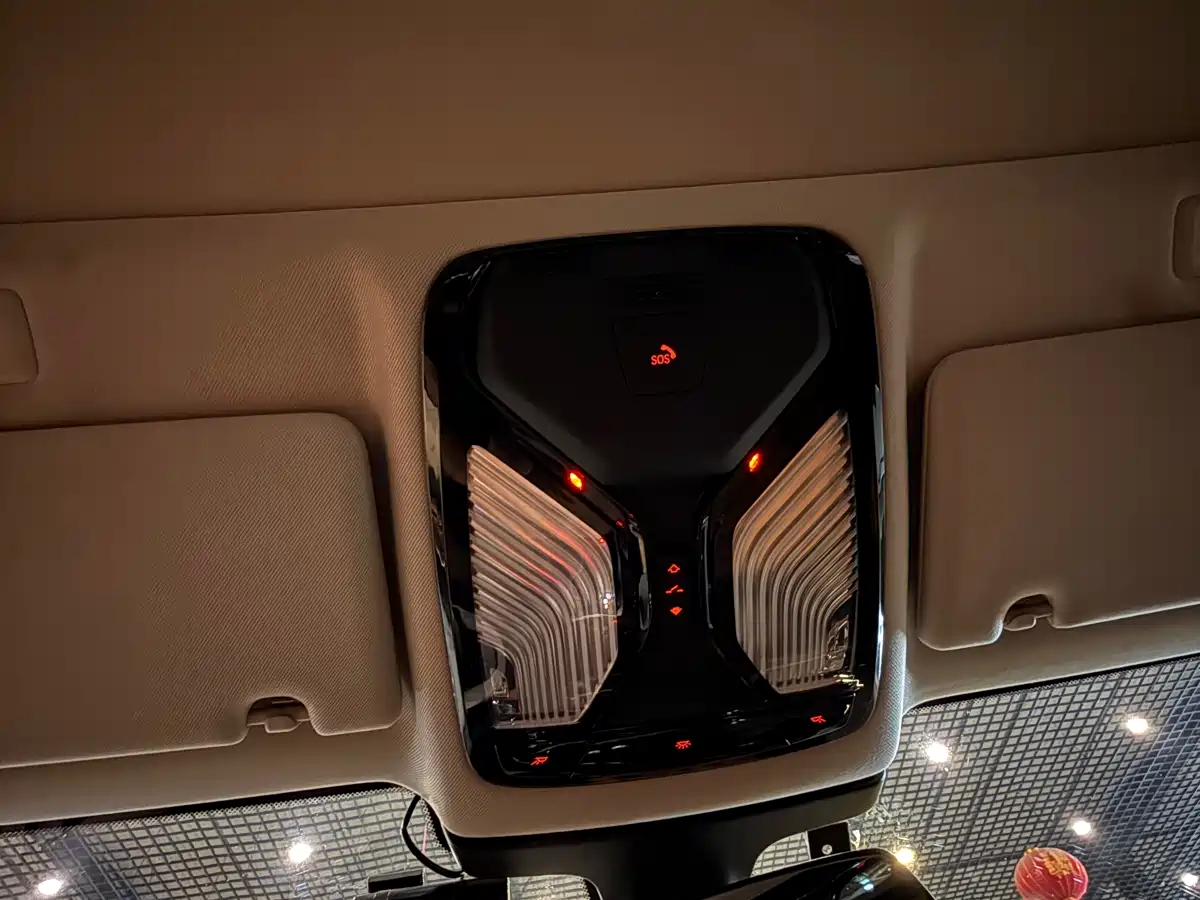 BMW 5 Series 2018 528Li Launch Special Edition фото 18