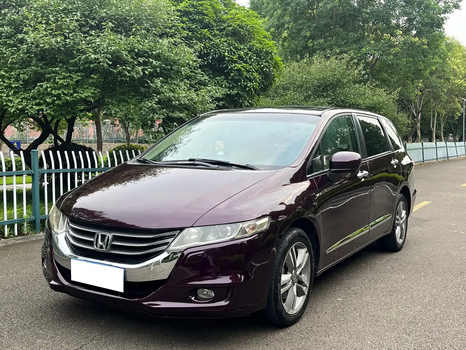 Фото 1 - Honda Odyssey