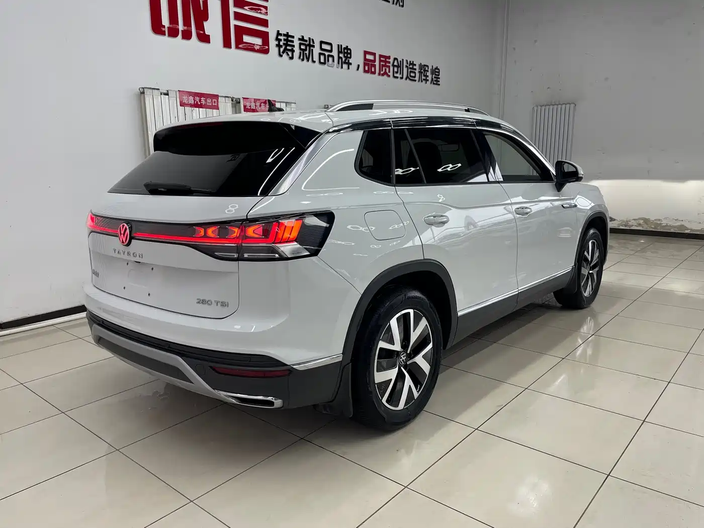 Volkswagen Tayron 2023 280TSI 2WD Luxury Plus Advanced Edition фото 6