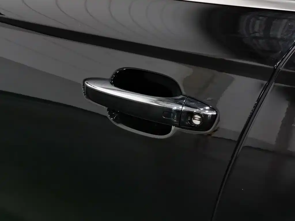 Фото 18 - Audi A6L
