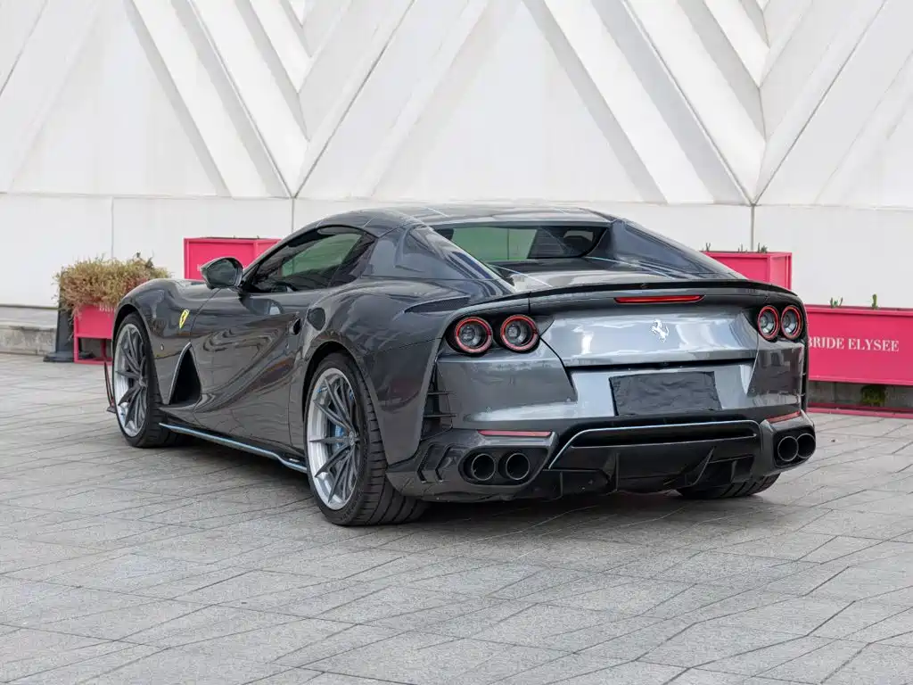 Ferrari 812 2022 2020 6.5L GTS