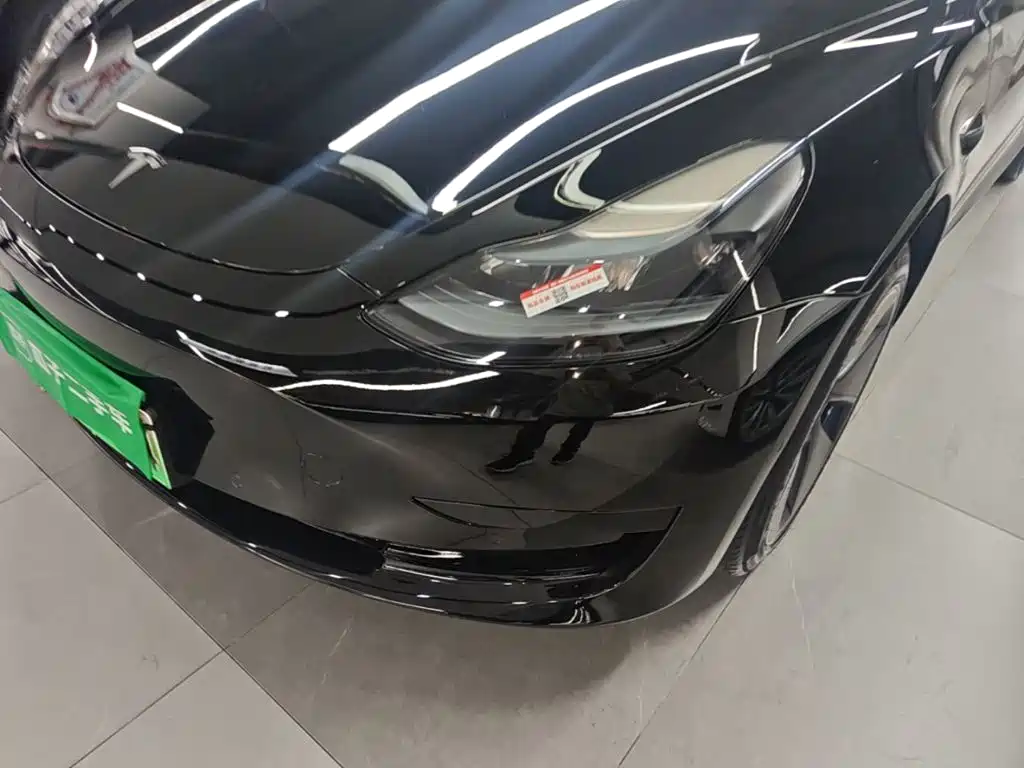 Фото 24 - Tesla Model 3