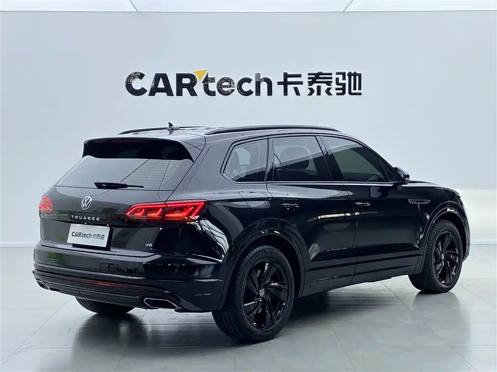 Volkswagen Touareg 2022 3.0TSI Rui Xiang Edition Gloss Black Sport Package фото 4