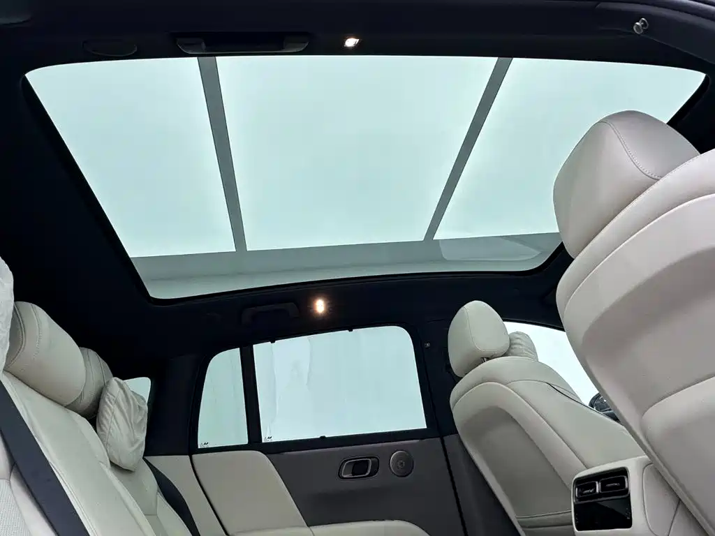 Li Auto i6 2026 2025 2WD Base Model