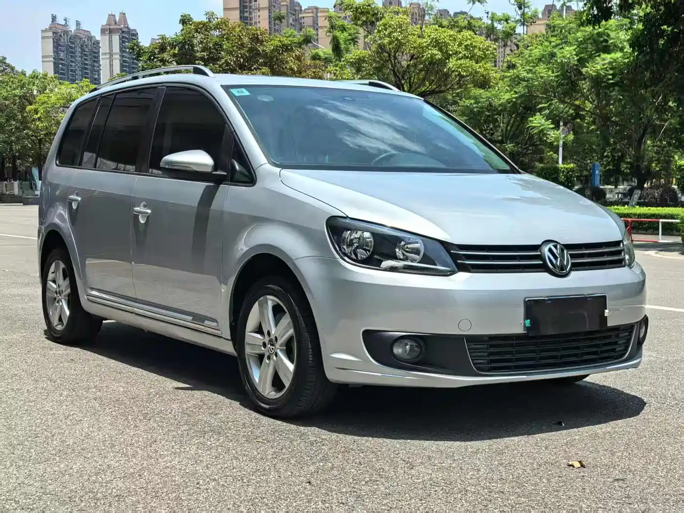 Volkswagen Touran 2015 1.4T DSG Comfort Edition 5-seater фото 3