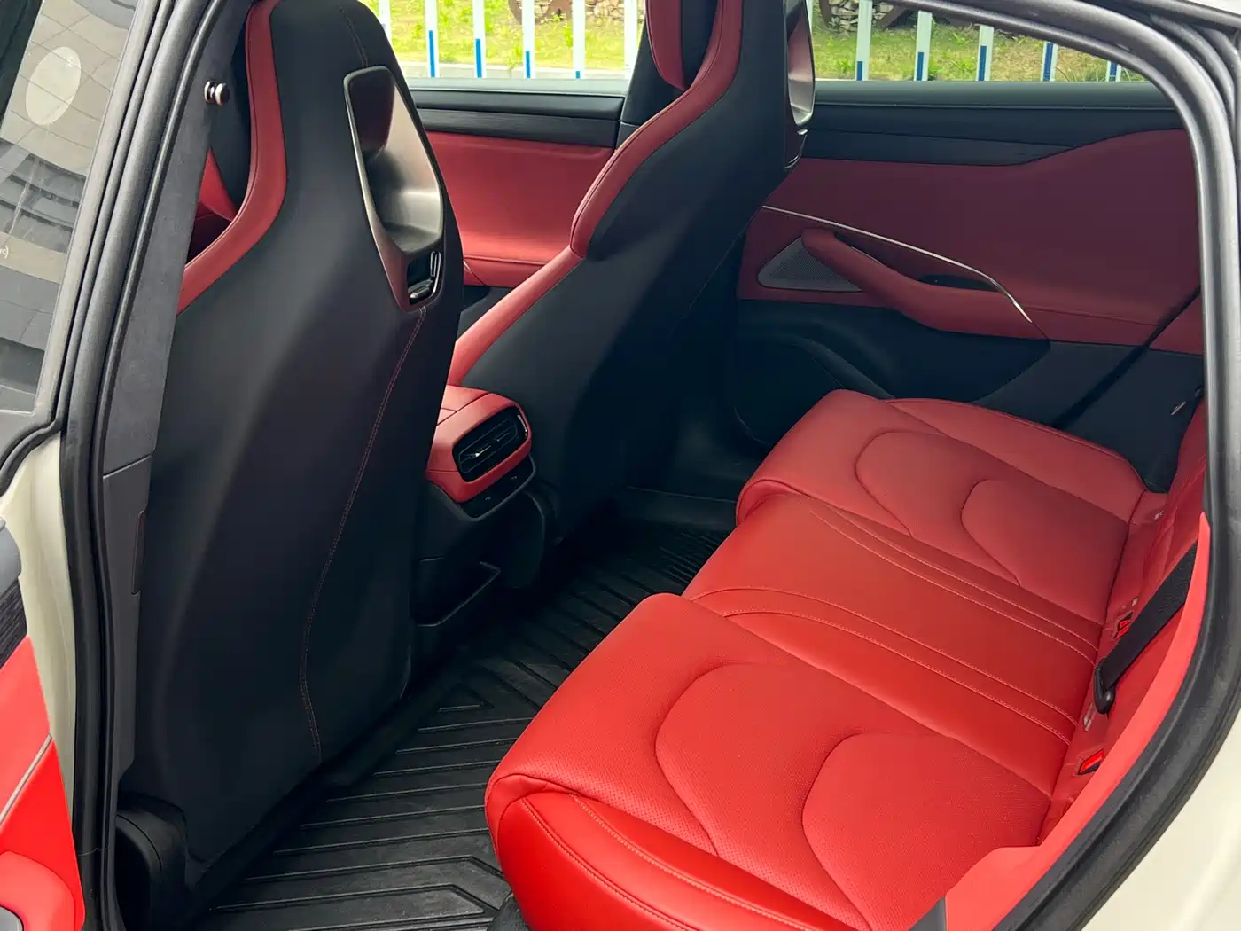 Xiaomi Auto Xiaomi SU7 2024 RWD Ultra Long Range Advanced Smart Driving Pro Edition фото 7