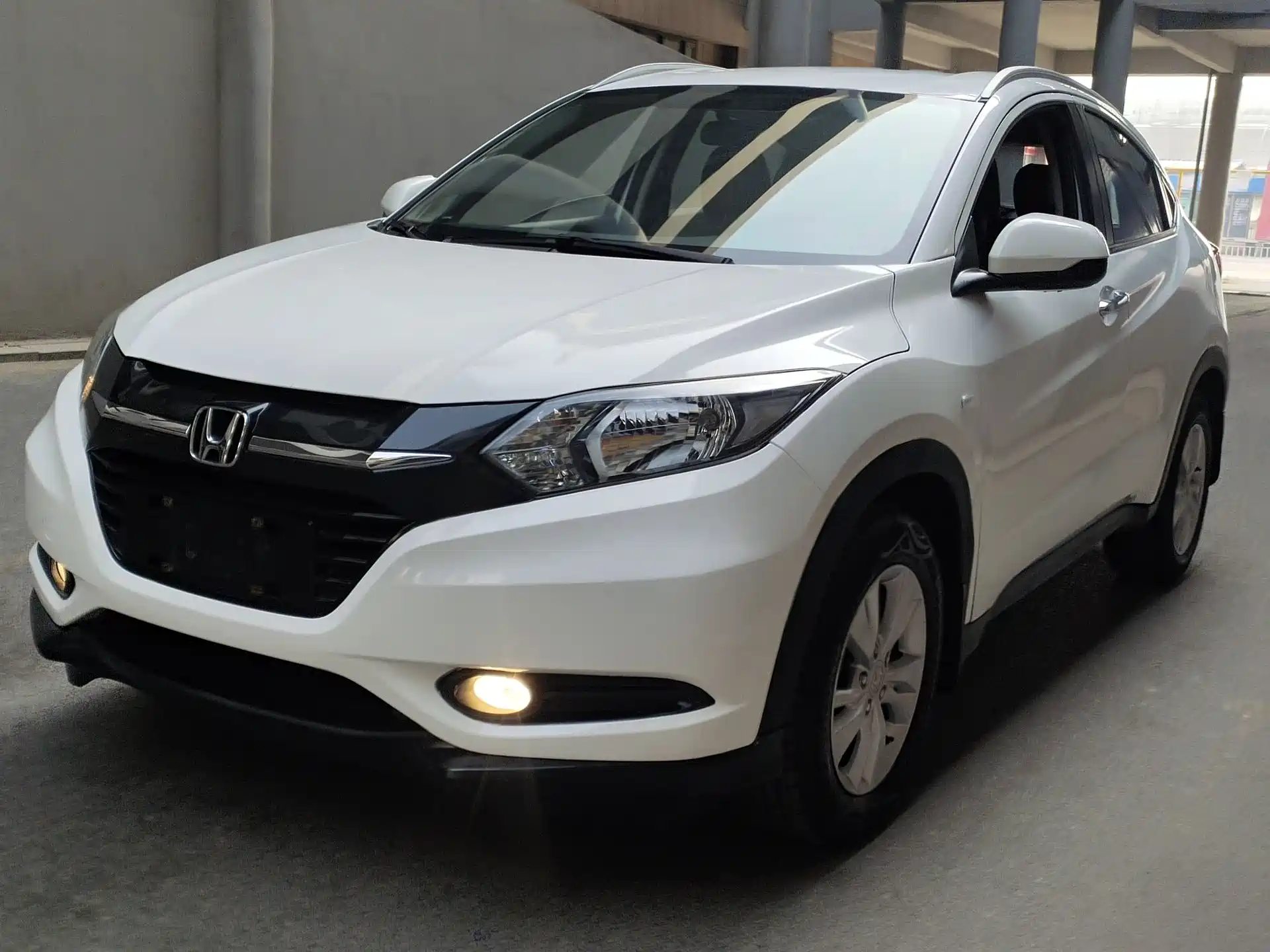 Photo 1 - Honda Vezel