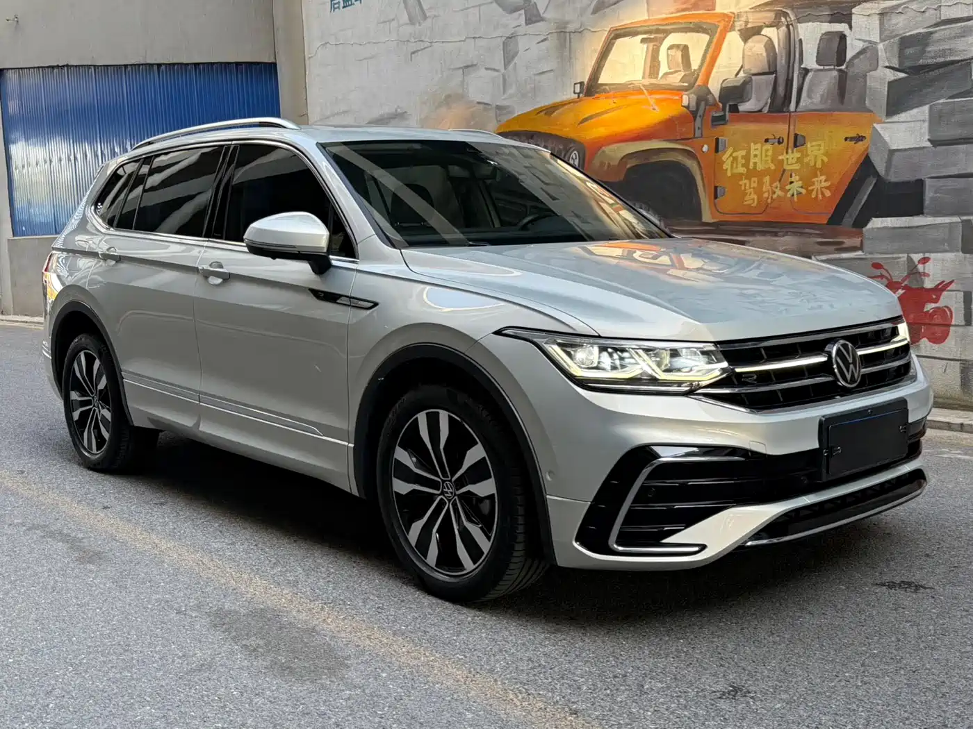 Volkswagen Tiguan L 2022 330TSI Automatic 2WD R-Line Flagship Edition фото 3