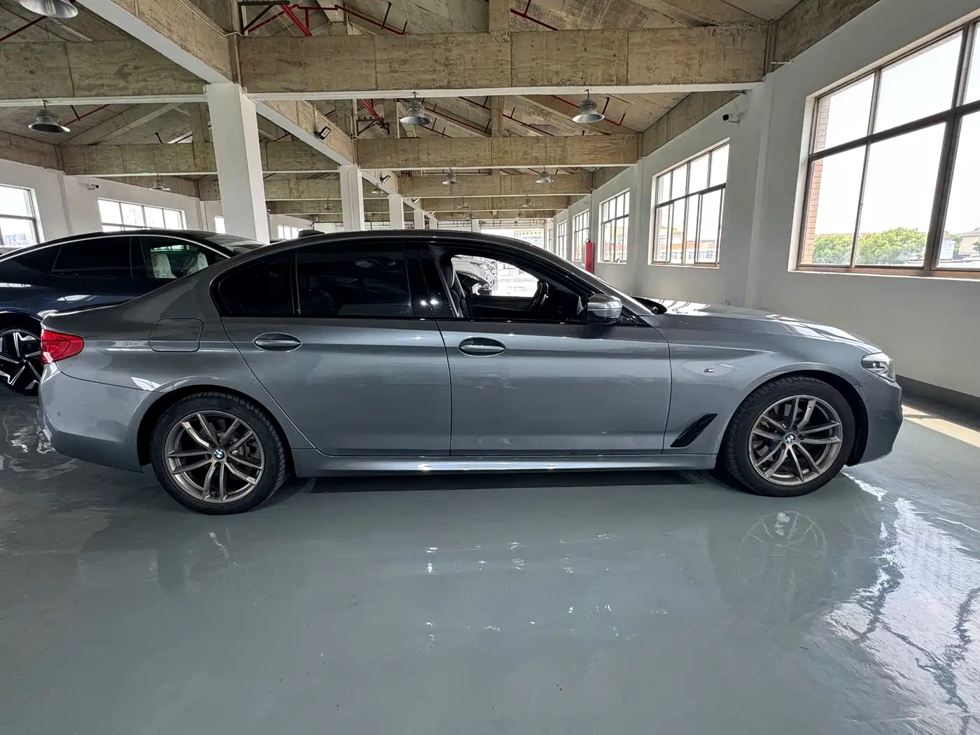 BMW 5 Series (Import) 2019 525i M Sport Package фото 18