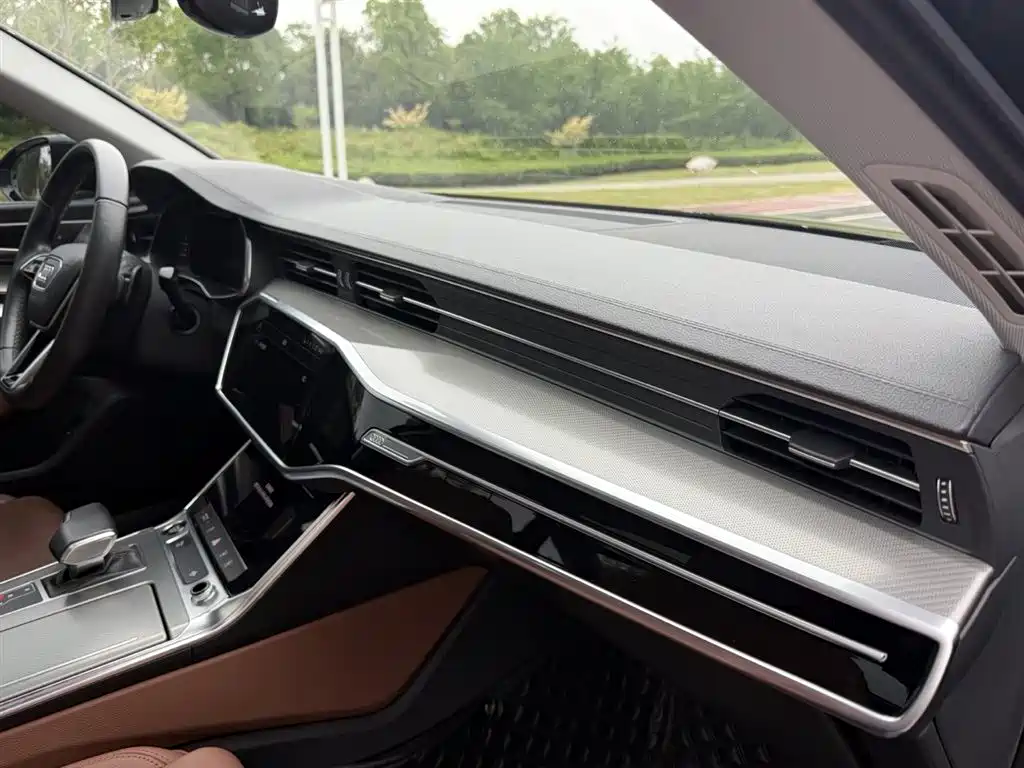 Audi A6L 2021 45 TFSI Exclusive Elegance фото 7