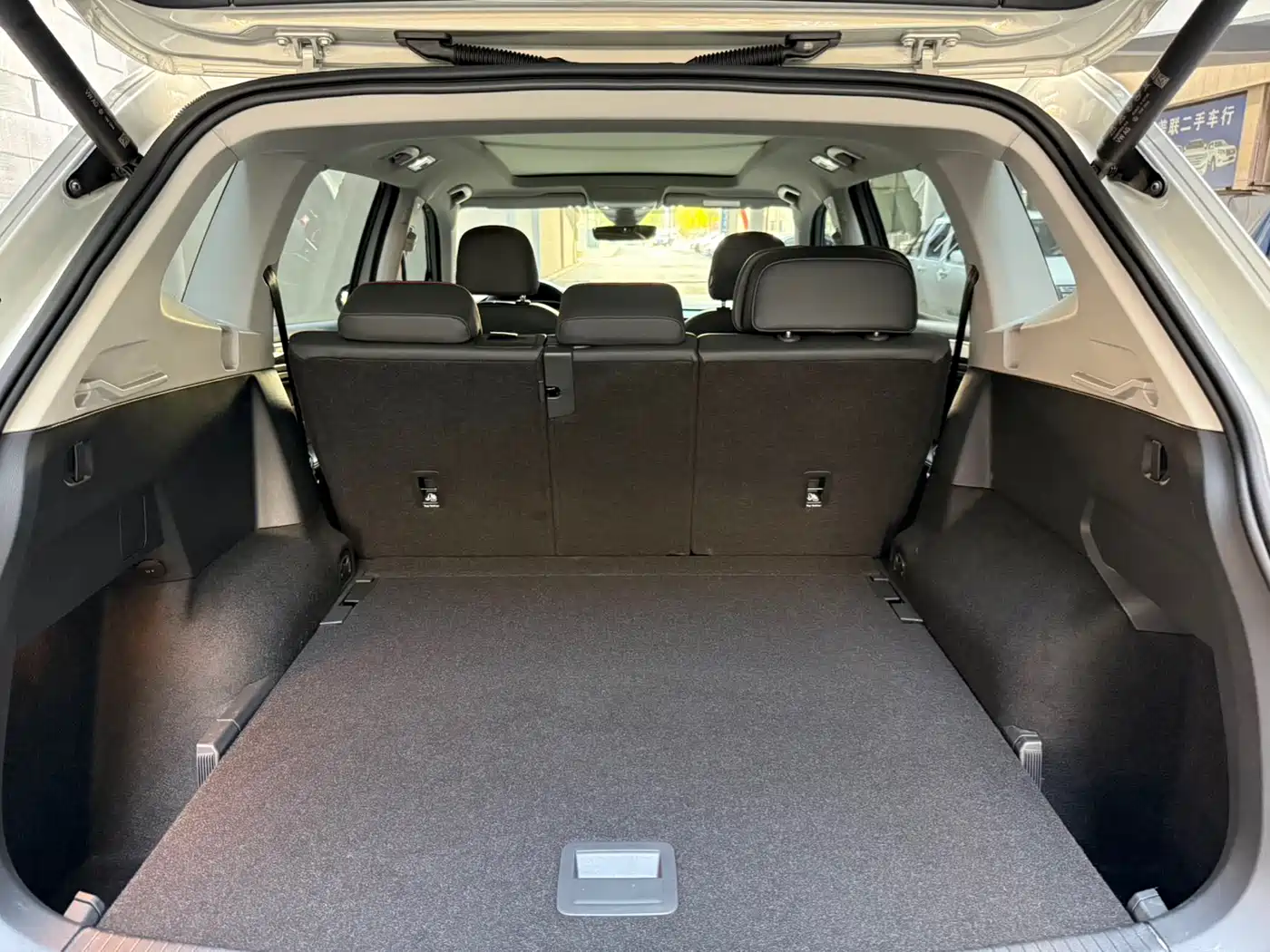 Volkswagen Tiguan L 2022 330TSI Automatic 2WD R-Line Flagship Edition фото 22
