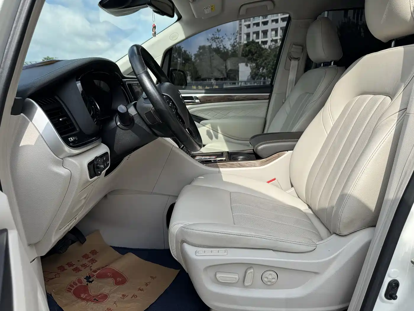 GAC Trumpchi Trumpchi M8 2018 320T Flagship Edition фото 8