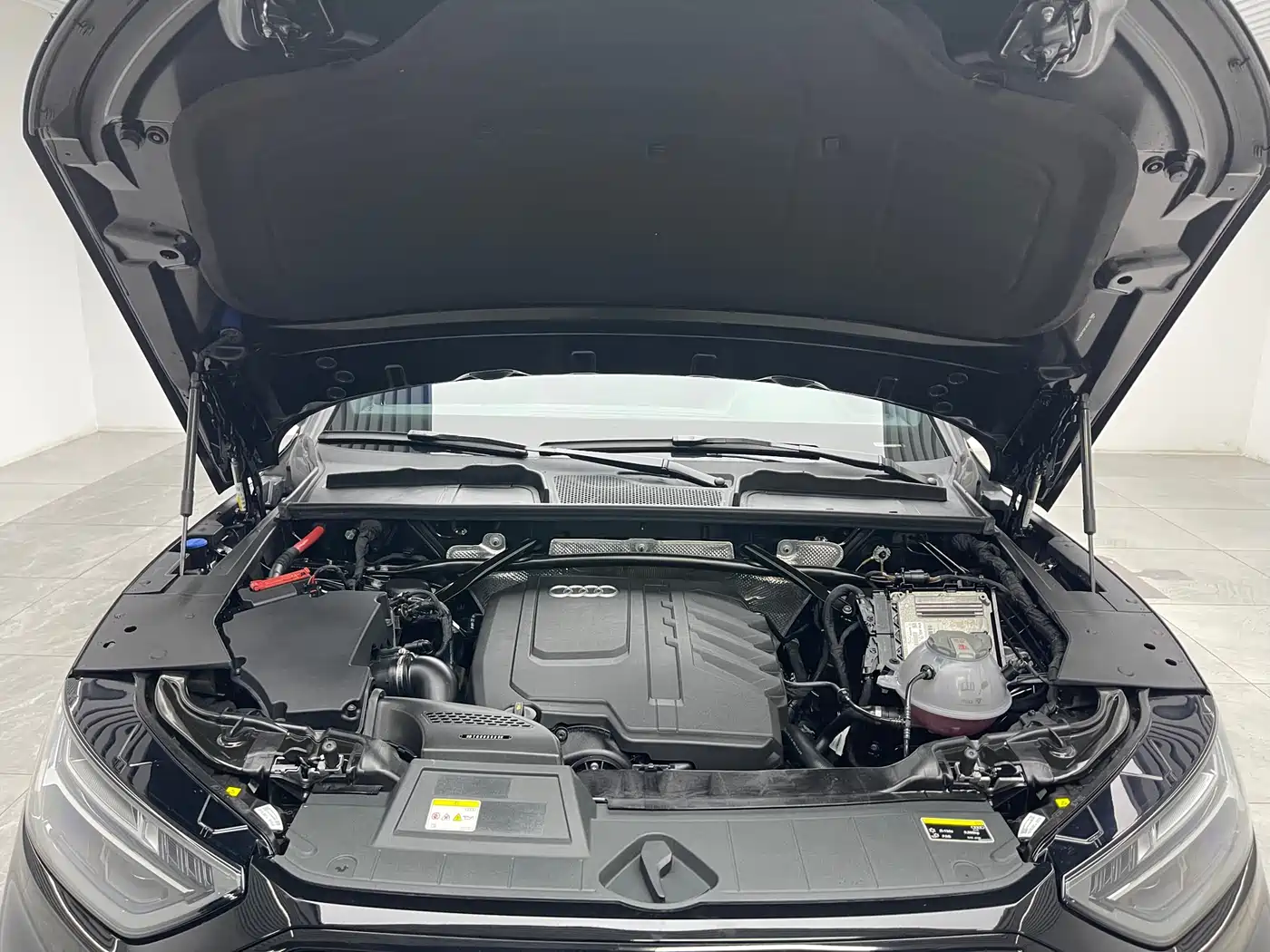 Audi Q5L 2024 Model 40 TFSI Luxury Dynamic фото 9