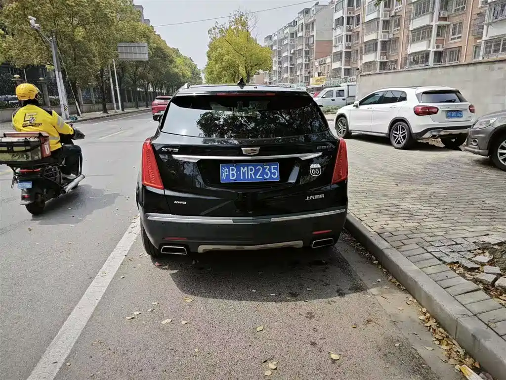 Cadillac XT5 2017 2017 Anniversary Edition 28T 4WD Luxury