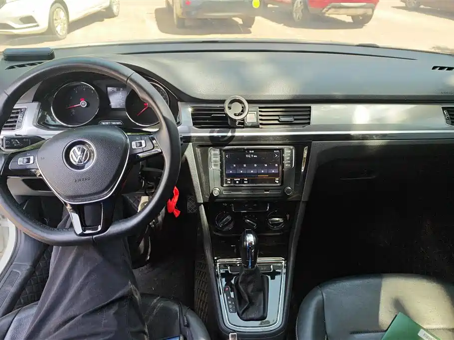 Volkswagen Bora 2017 1.6L Automatic Comfort фото 12