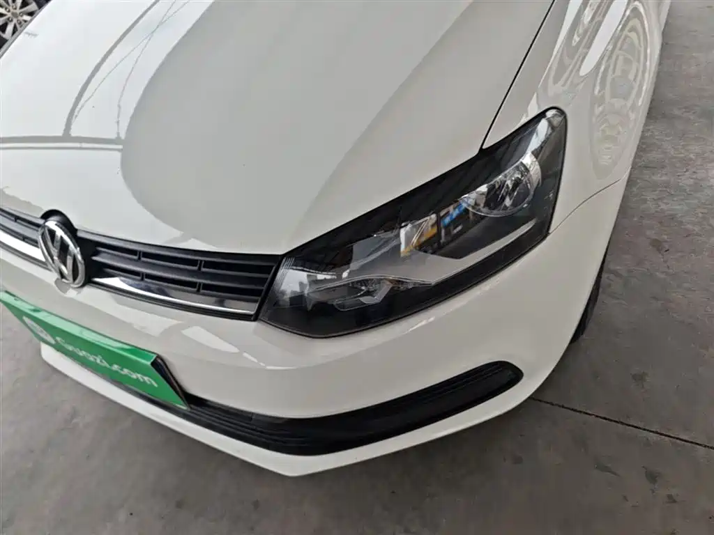 Volkswagen Polo 2016 1.4L Automatic Trend фото 24