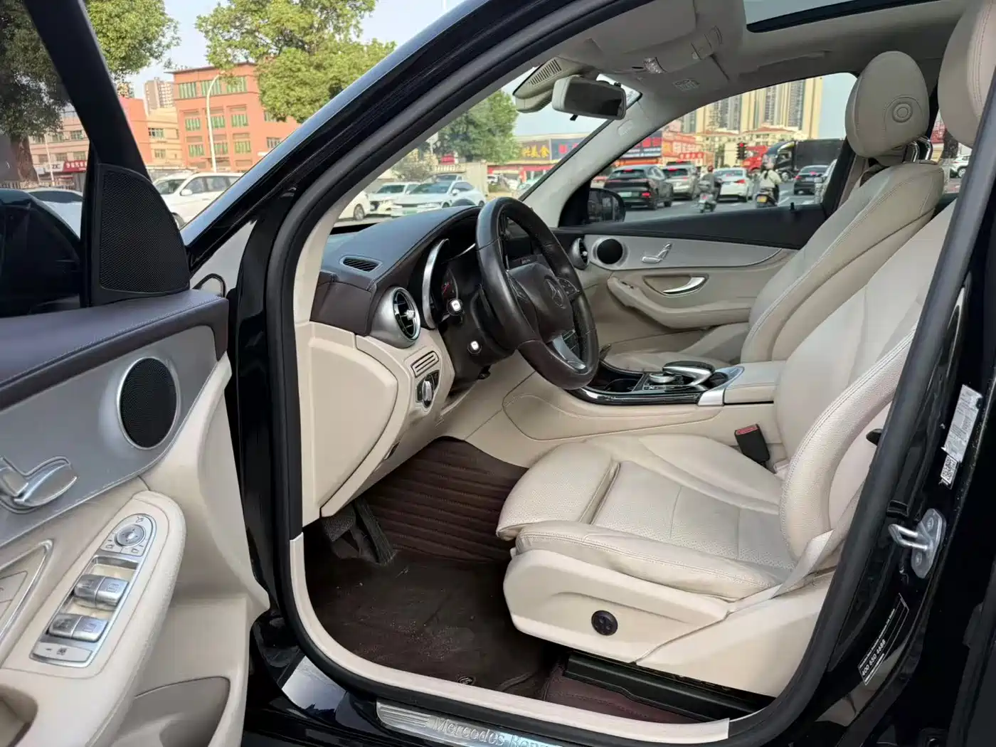 Mercedes-Benz GLC 2018 GLC 200 4MATIC фото 4