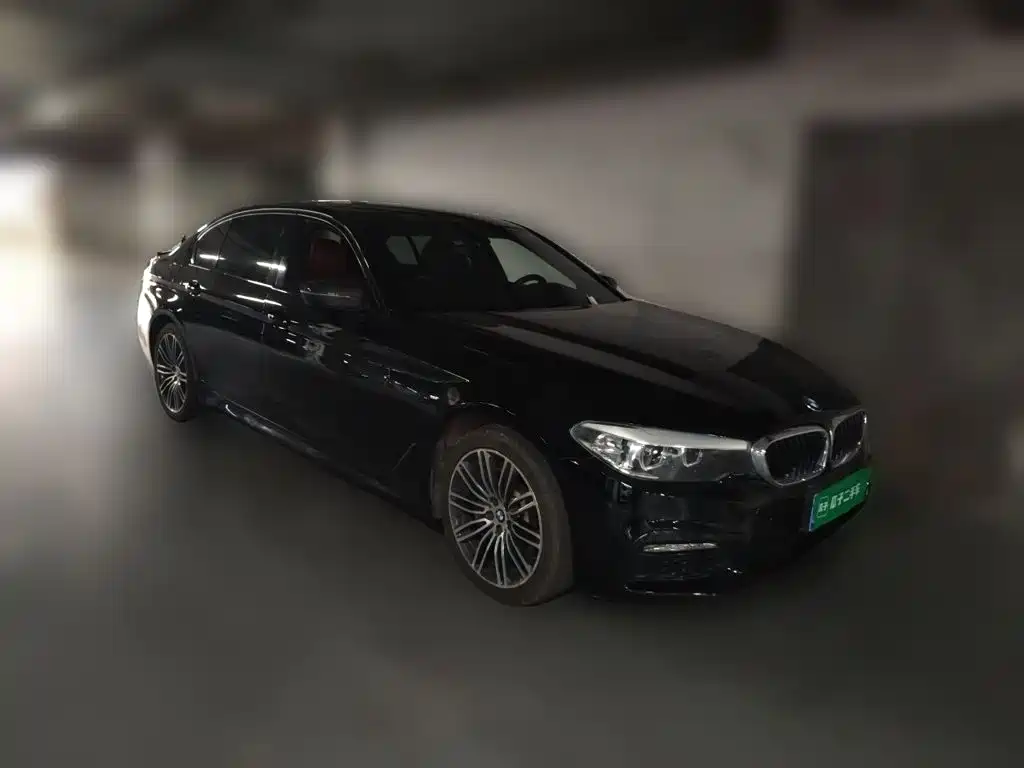 Фото 24 - BMW 5 Series
