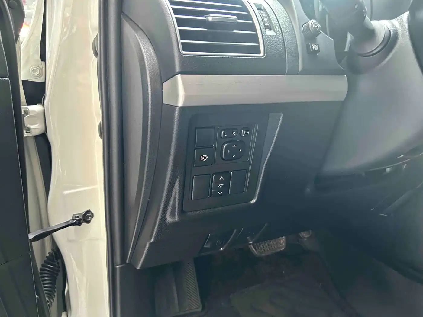 Toyota Prado 2019 2019 3.5L Automatic TX-L Zunxiang Edition with Rear-mounted Spare Tire