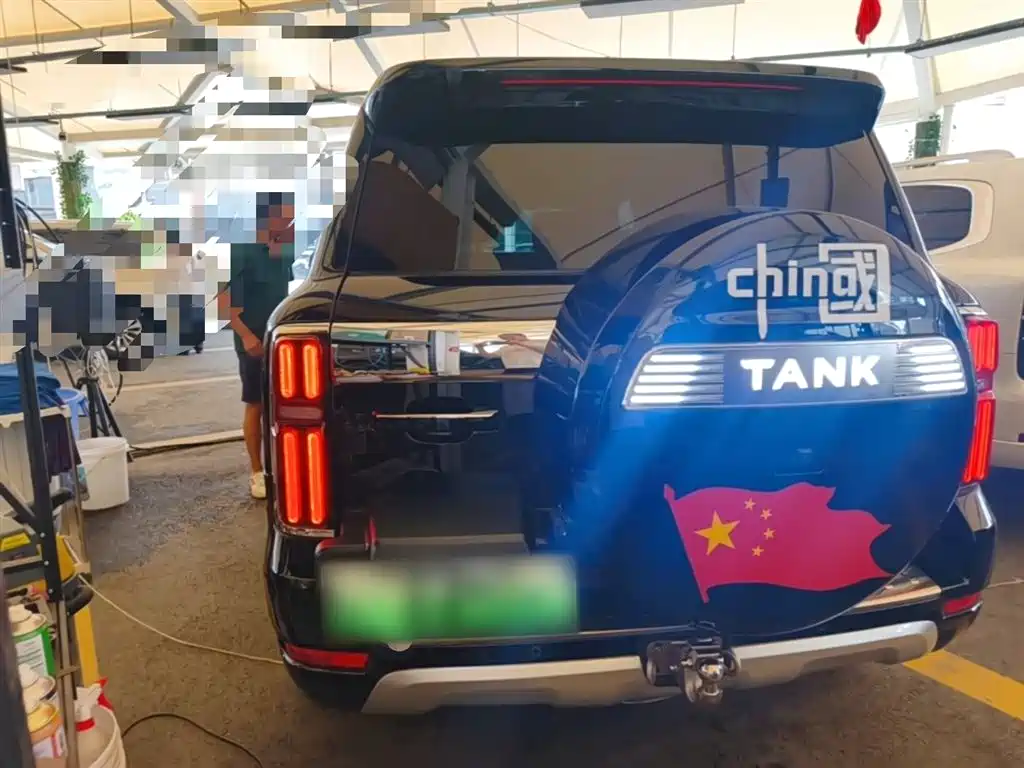 Tank 500 EV 2023 Hi4-T фото 5